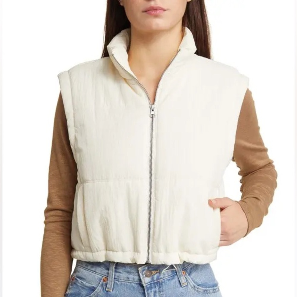 🤍Thread & Supply Cropped Puffer Vest – Ivory🤍 ~Size Medium ☀️like new cond